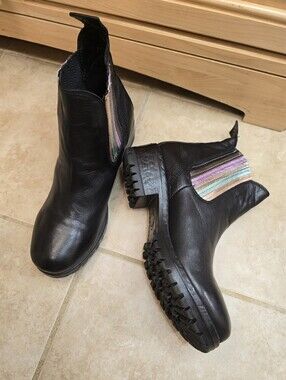 Free People (Bueno) Women’s Chelsea Boots  41 Size 10.5  Black
